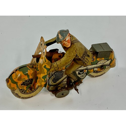 98 - CLOCKWORK TIN TOY, MILITARY MOTORCYCLIST WITH FORWARD FACING MACHINE GUN, MADE IN ENGLAND