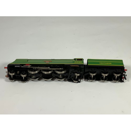 512 - ACE TRAINS, RARE, 0 GAUGE SOUTHERN RAILWAY 4-6-2 PACIFIC LOCOMOTIVE, 21C108 PADSTOW, IN VGC BOXED CO... 