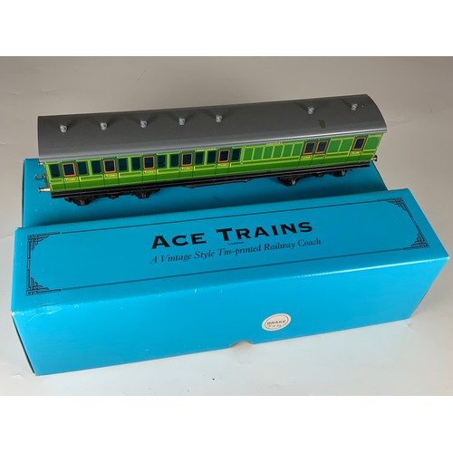 506 - ACE TRAINS, BOXED SOUTHERN RAILWAY BRAKE COACH, LINED GREEN. VGC