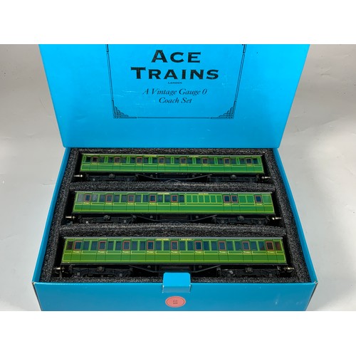 507 - ACE TRAINS O GAUGE BOXED THREE COACH SET SOUTHERN REGION, C/L SR, VERY GOOD CONDITION