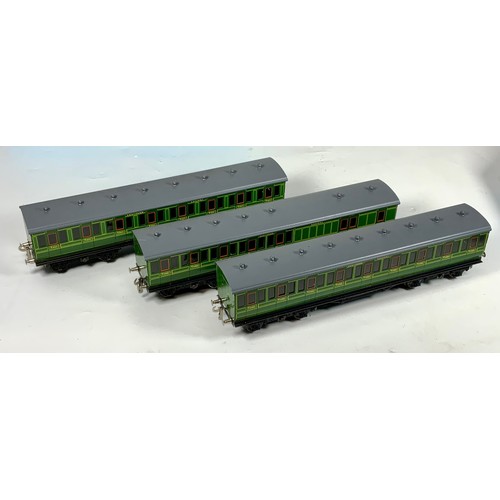 507 - ACE TRAINS O GAUGE BOXED THREE COACH SET SOUTHERN REGION, C/L SR, VERY GOOD CONDITION