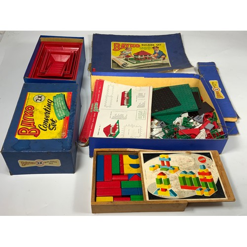 87 - COLLECTION OF BAYKO, PART BOXED BUILDING SET, BOX A/F, & BOXED CONVERTING SET, CONTENTS NOT CHECKED ... 