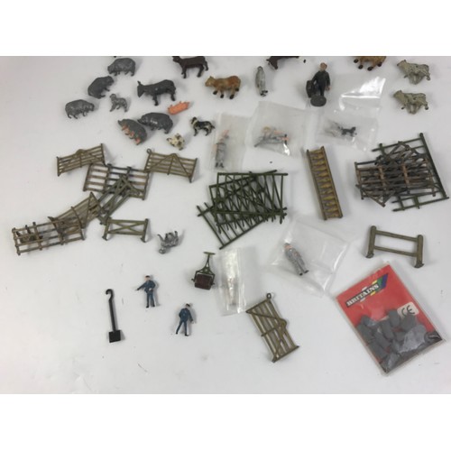 81 - VINTAGE FARM ANIMALS, BRITAINS OR SIMILAR