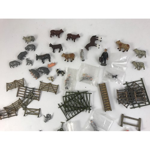 81 - VINTAGE FARM ANIMALS, BRITAINS OR SIMILAR