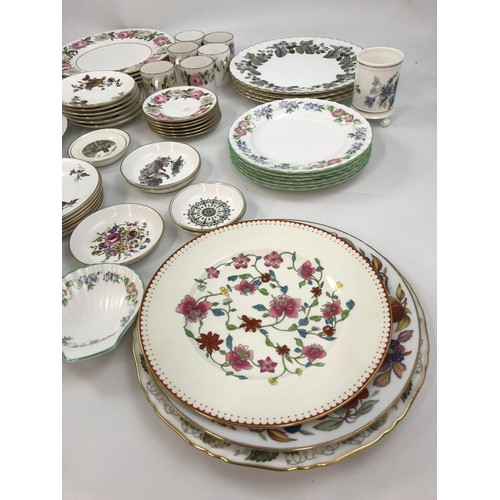 148 - LARGE COLLECTION OF ROYAL WORCESTER MIXED CHINA