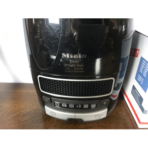 389 - MIELE S8310 POWER PLUS VACUUM CLEANER