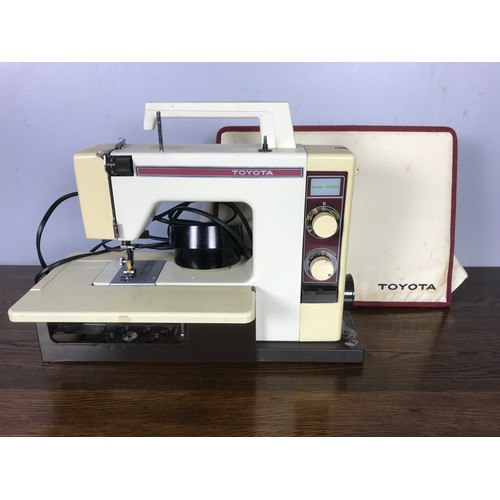 383 - TOYOTA 4600 SEWING MACHINE