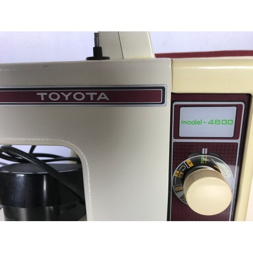 383 - TOYOTA 4600 SEWING MACHINE