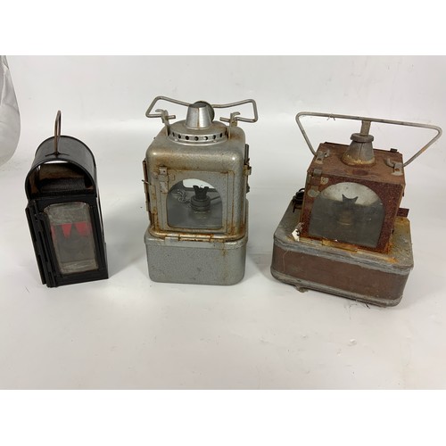 156 - THREE RAILWAY LAMPS – BR W GAUGE GLASS LAMP,  AND TWO SIGNAL LAMP INNARDS.