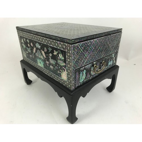 453 - ORIENTAL LACQUERED BOX ON STAND