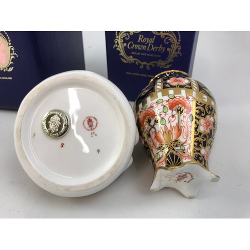 162 - ROYAL CROWN DERBY FROG PAPERWEIGHT WITH AN IMARI VASE AF BOTH BOXED