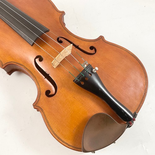 374 - A 20TH CENTURY VIOLIN BY LANCELOT H CLARK, SPRUCE AND MAPLE BODY WITH EBONY AND BOXWOOD STRINGING, E... 