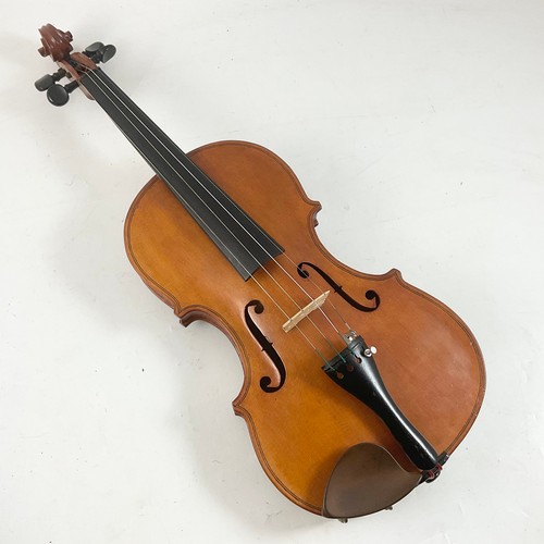 374 - A 20TH CENTURY VIOLIN BY LANCELOT H CLARK, SPRUCE AND MAPLE BODY WITH EBONY AND BOXWOOD STRINGING, E... 