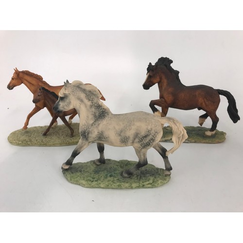 188 - 5 BORDER FINE ARTS MODELS OF HORSES