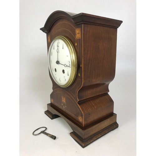 275 - IMPRESSIVE MANTEL CLOCK IN ARTS AND CRAFTS INLAID MAHOGANY CASE