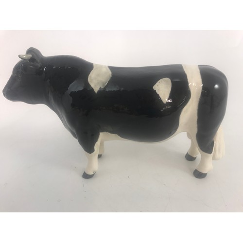 44 - BESWICK FRIESIAN & HEREFORD BULLS