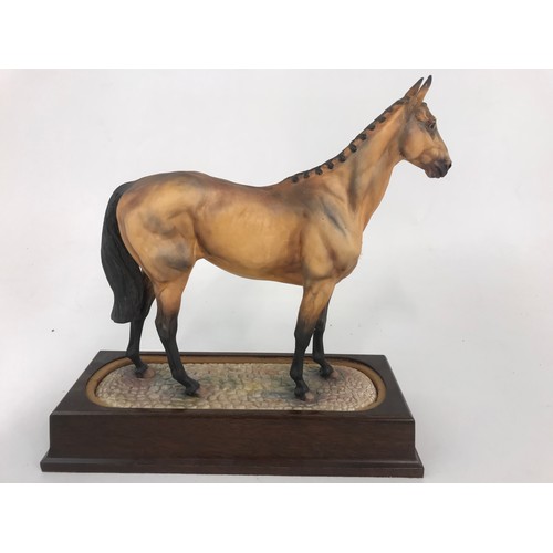 75 - HEREFORD FINE CHINA MODEL OF ARKLE ON PLINTH 30CM TALL WITH COA