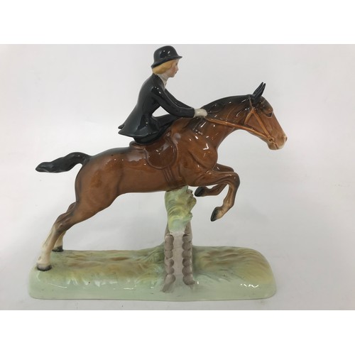 70 - BESWICK HUNTSWOMAN ON JUMPING HORSE MODEL 982 25cm TALL