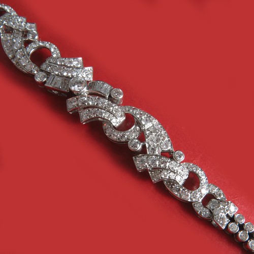 625 - FABULOUS ART DECO STYLE DIAMOND BRACELET IN ASPREY BOX