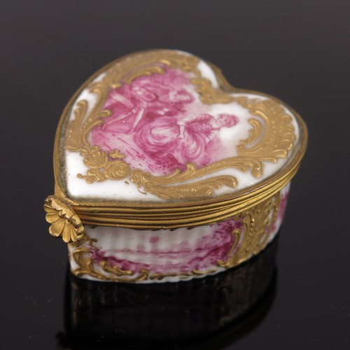 131 - THREE  19TH CENTURY PORCELAIN PATCH/TRINKET BOXES, INCLUDING A NAPLES BOX WITH FIGURAL RELIEF MOULDE... 