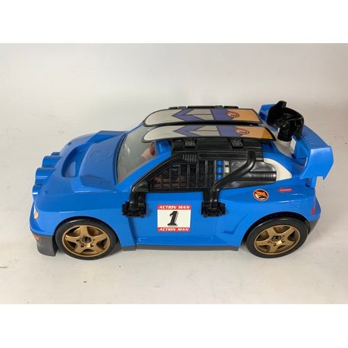 46 - ACTION MAN CAR WITH SURF BOARDS