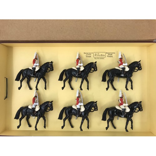 136 - BRITAINS BRITISH SOLDIERS, LIFE GUARDS, BOXED SET 6102 / 7000, WITH ORIGINAL CARD OUTER.