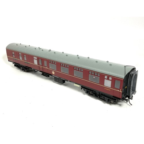 489 - GAUGE 1 MODEL RAILWAY COACH, THE GAUGE 1 MODEL CO, BR MK 1 BSK 34672, LINED MAROON LIVERY, U/B