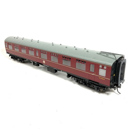 490 - GAUGE 1 MODEL RAILWAY COACH, THE GAUGE 1 MODEL CO, BR MK 1 SK 24945, LINED MAROON LIVERY, U/B