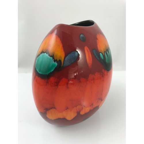 115 - POOLE POTTERY VASE 19cm TALL