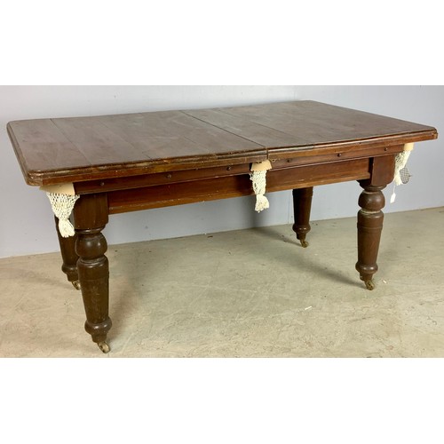 645 - QUARTER SIZE EDWARDIAN SNOOKER/ DINING TABLE, TURNED LEGS AND CASTERS, APPROX. 171 X 101 cm