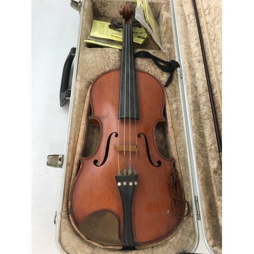 340 - VIOLIN WITH CASE BEARING LABEL POSSIBLY REINHARDT