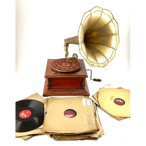 328 - WIND UP GRAMOPHONE AND SMALL QUANTITY OF 78 RPM RECORDS