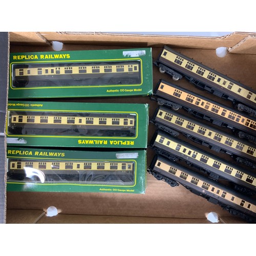 358 - BR MK1 COACHES, REPLICA, 3 BOXED & 7 U/B INC LIMA, & MAINLINE