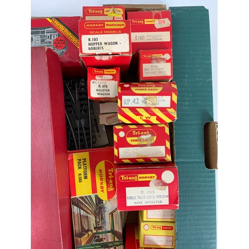 364 - TRIANG HORNBY, 8 BOXED WAGONS, INC. BP CHEMICALS, 8 U/B, VARIOUS TRACK, SERIES 4 & 6, PLATFORMS, PLU... 