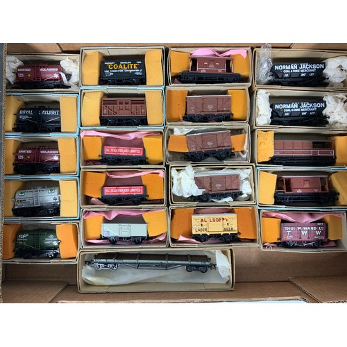 254 - 21 MAINLINE 00 GAUGE MODEL RAILWAY WAGONS, PRIVATE OWNER & TANKERS, NON ORIGINAL BOXES