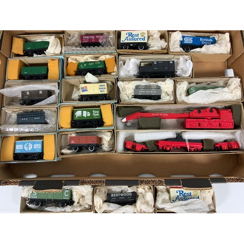 256 - 18 PLUS BREAKDOWN CRANE HORNBY MODEL RAILWAY WAGONS, NON ORIGINAL BOXES