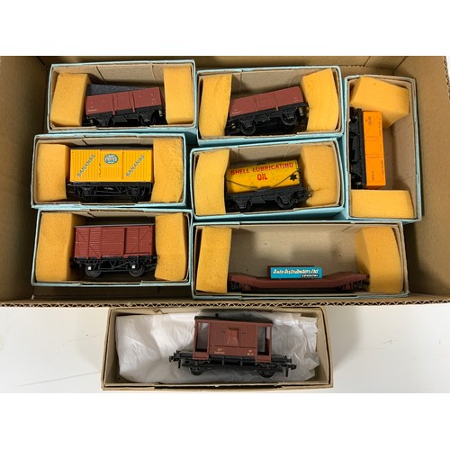 400 - 8, WRENN, GRAFAR, & HORNBY DUBLO WAGONS, NON ORIGINAL BOXES