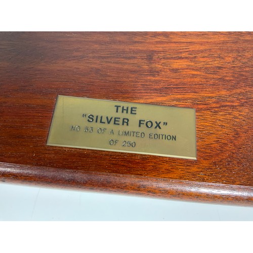 322 - PROCAST REPRO MOUNTED PLAQUE. A4 LNER LOCOMOTIVE INTEREST. THE SILVER FOX, CAST ALUMINIUM, APPROX. 8... 