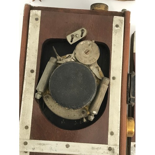 322 - OLD PLATE CAMERA