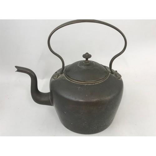 261 - COPPER KETTLE AND 4 HORNS