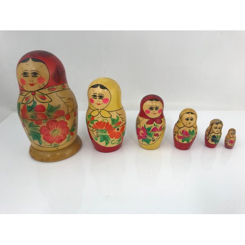 275 - RUSSIAN NESTING DOLL TALLEST 17cm