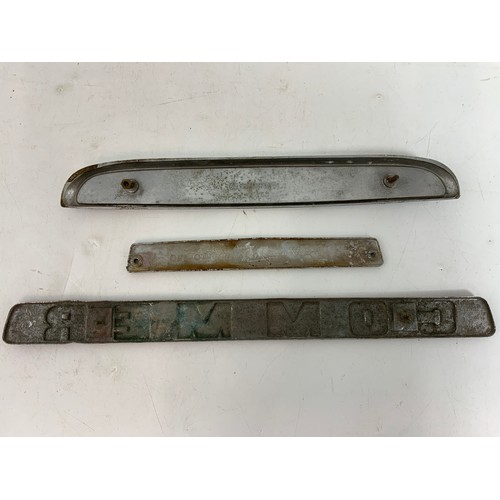 34 - 34 3 VINTAGE COMMER COMMERCIAL VEHICLE BADGES, 33CM, 26CM & 18CM