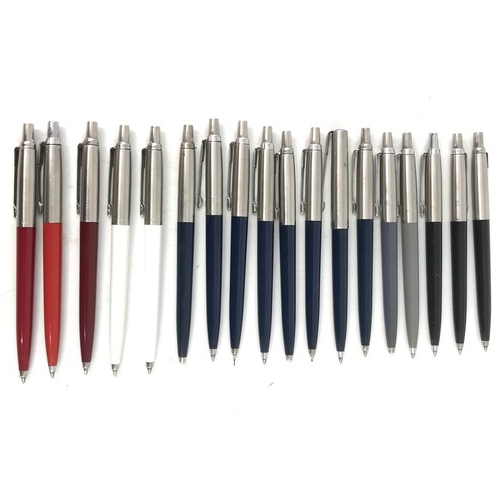 303 - A COLLECTION PAKER JOTTER BALLPOINT PENS