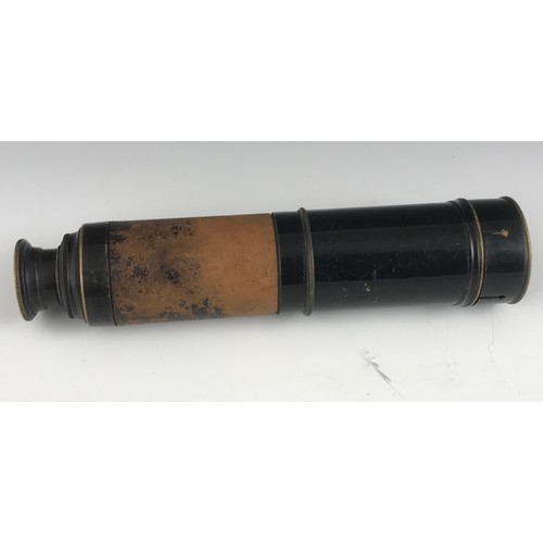 325 - 3 DRAW BLACK LACQUERED BRASS TELESCOPE, APPROX. 18 cm CLOSED, 51.5 EXTENDED