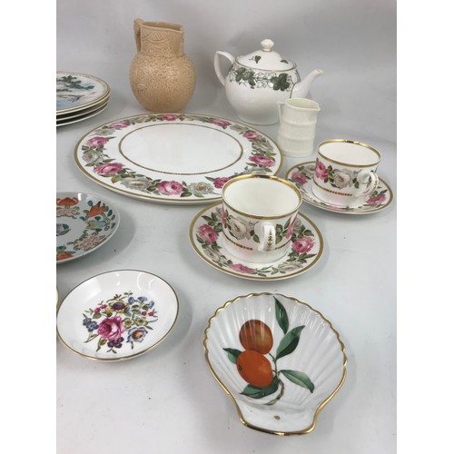 195 - MISC. CHINA AND PORCELAIN INC. ROYAL WORCESTER MATHON AND ROYAL GARDEN TOGETHER WITH A SET OF 4 LTD.... 