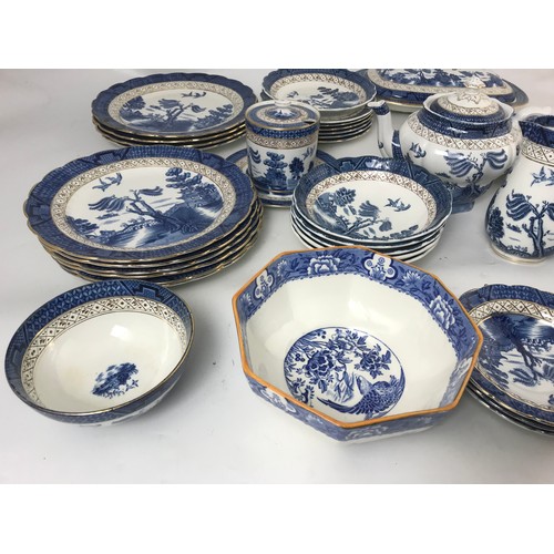 201 - QUANTITY OF BOOTHS BLUE AND WHITE TRANSFER WARE ETC