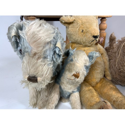 57 - TWO VINTAGE BEARS WITH LEATHER PAWS, PLUS TWO PAIRS OF DOGS AND PUPS, UNUSUAL BLUE DOG & PUPPY WITH ... 