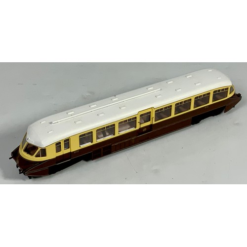 327 - DAPOL, GWR STREAMLINED RAILCAR , U/B , NO 12