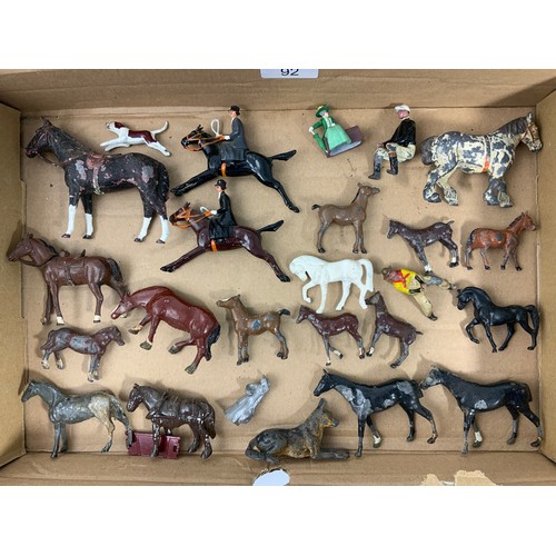 92 - TRAY OF BRITAINS & SIMILAR METAL ANIMALS, 2 HUNTS LADIES & HOUND