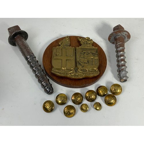 254 - QTY OF GWR BUTTONS, TWO PRESENTATION RAILWAY TRACK CHAIR BOLTS & A REPRO GWR BRASS CREST